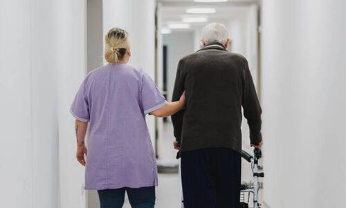 La sérénité de rester chez soi, bien accompagné·e